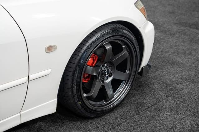 2001 Toyota Altezza JDM car for sale — photo 9 of 19