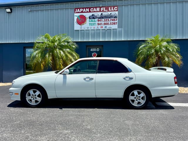 1998 Nissan Gloria JDM car for sale — photo 4 of 19