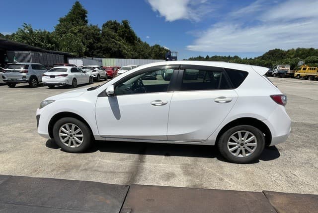 2011 Mazda Axela JDM car for sale — photo 6 of 25