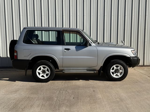 1999 Nissan Safari JDM car for sale — photo 2 of 21
