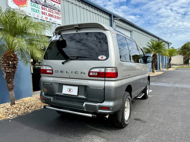 2000 Mitsubishi Delica JDM car for sale — photo 6 of 23