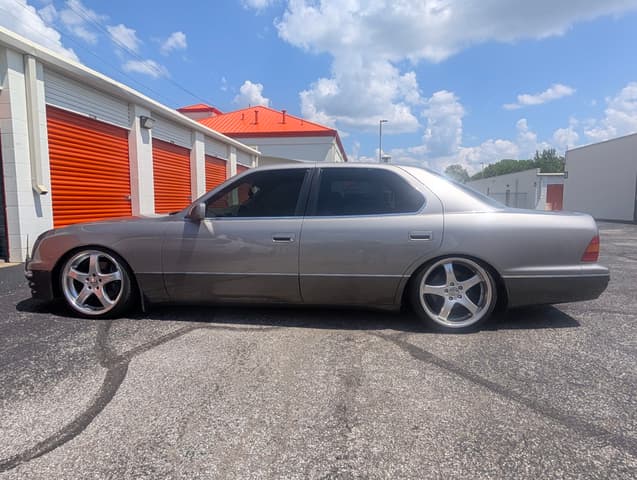 1995 Toyota Celsior JDM car for sale — photo 6 of 7