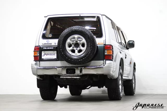 1993 Mitsubishi Pajero JDM car for sale — photo 8 of 25
