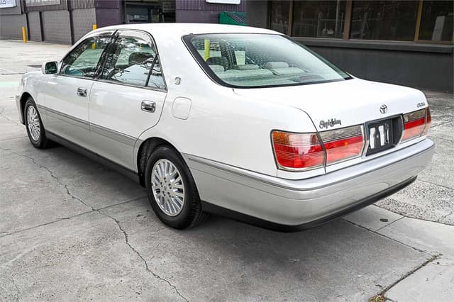 1999 Toyota Crown JDM car for sale — photo 9 of 20