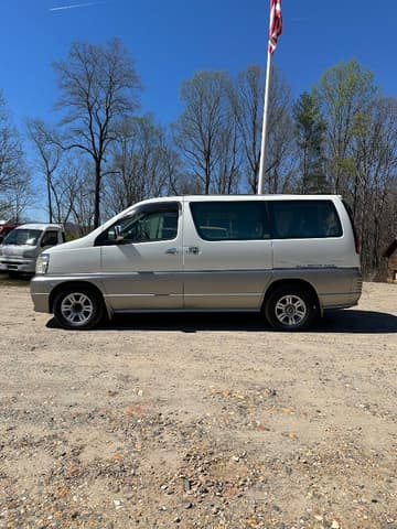 2000 Nissan Elgrand JDM car for sale — photo 13 of 25