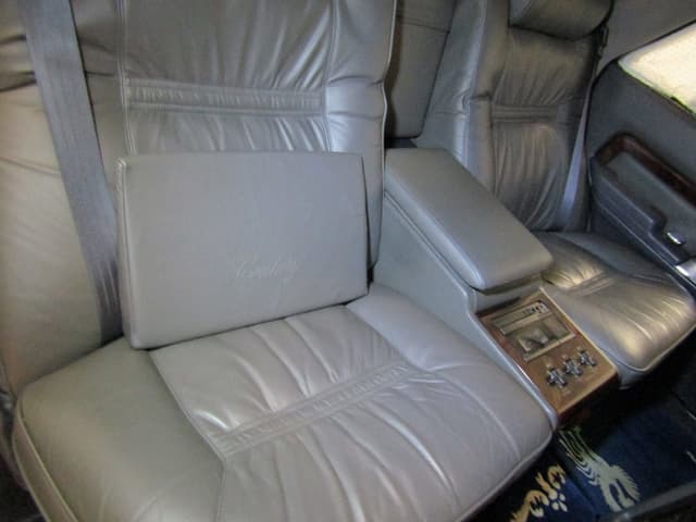 1991 Toyota Century JDM car for sale — photo 12 of 25