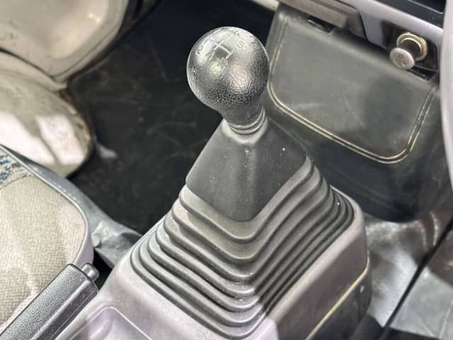 1998 Mitsubishi Minicab JDM car for sale — photo 11 of 24
