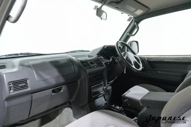 1997 Mitsubishi Pajero JDM car for sale — photo 9 of 25