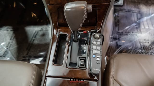 1997 Nissan Cima JDM car for sale — photo 17 of 25