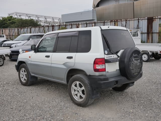 1999 Mitsubishi Pajero JDM car for sale — photo 7 of 25