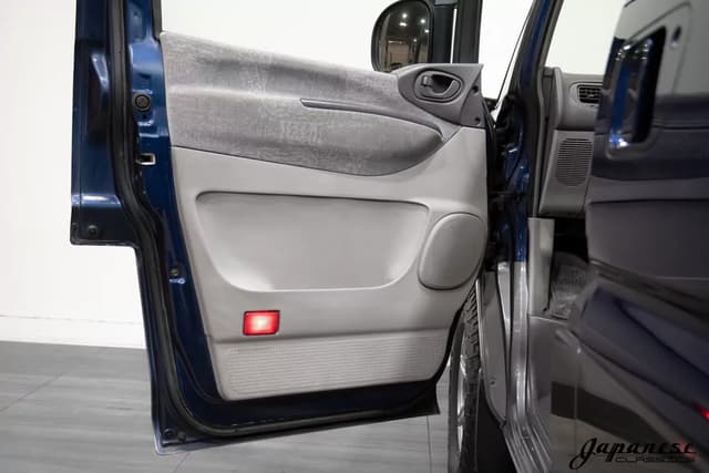 1997 Mitsubishi Delica JDM car for sale — photo 20 of 25