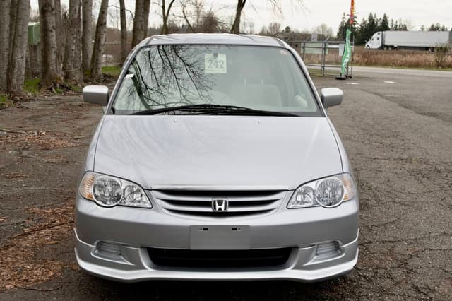 2000 Honda Odyssey JDM car for sale — photo 2 of 19