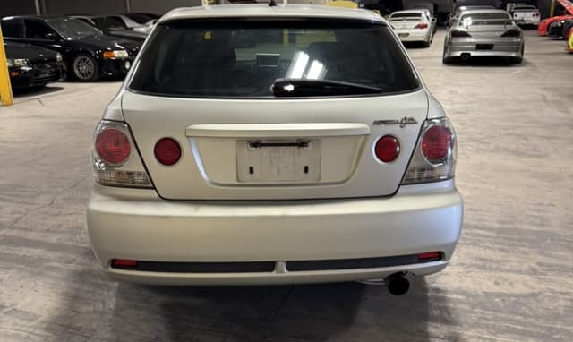 2001 Toyota Altezza JDM car for sale — photo 12 of 25