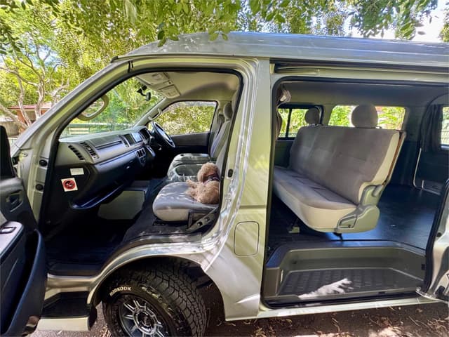 2007 Toyota HiAce JDM car for sale — photo 21 of 23