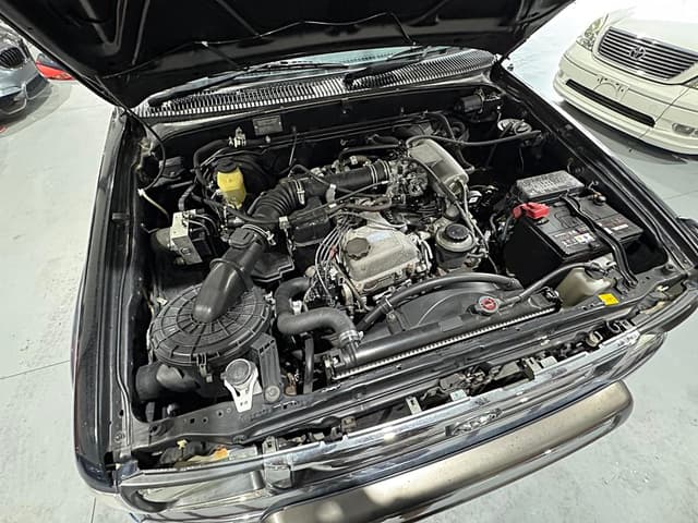 2000 Toyota Hilux JDM car for sale — photo 23 of 25