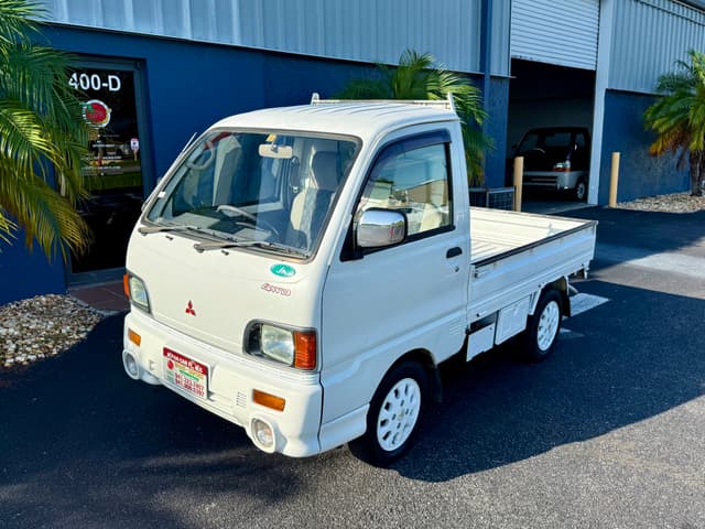 1994 Mitsubishi Minicab JDM car for sale — photo 15 of 17