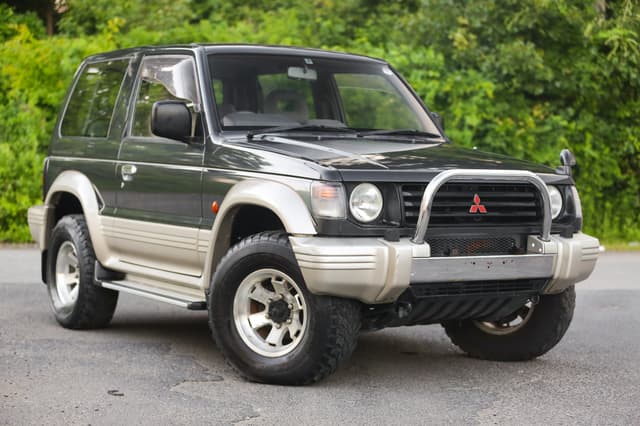 1993 Mitsubishi Pajero JDM car for sale — photo 8 of 25
