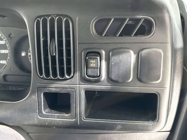 2000 Daihatsu Hijet JDM car for sale — photo 15 of 25