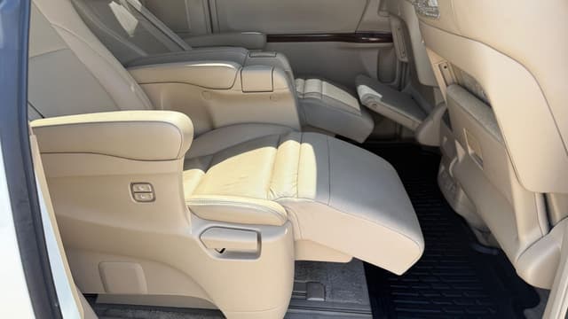 2011 Toyota Alphard JDM car for sale — photo 5 of 7