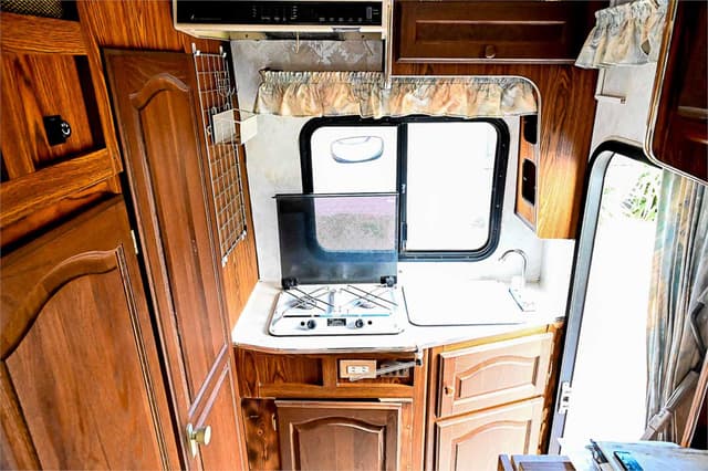 1997 Isuzu Elf JDM car for sale — photo 22 of 25
