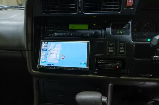 1998 Toyota HiAce JDM car for sale — photo 12 of 25