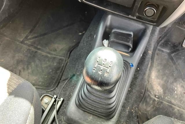 2010 Suzuki Jimny JDM car for sale — photo 5 of 9
