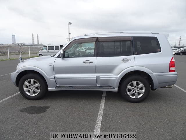 2005 Mitsubishi Pajero JDM car for sale — photo 2 of 25