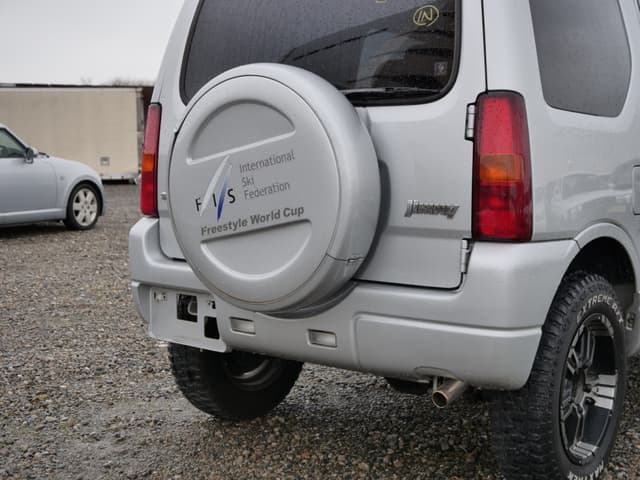 2002 Suzuki Jimny JDM car for sale — photo 18 of 25