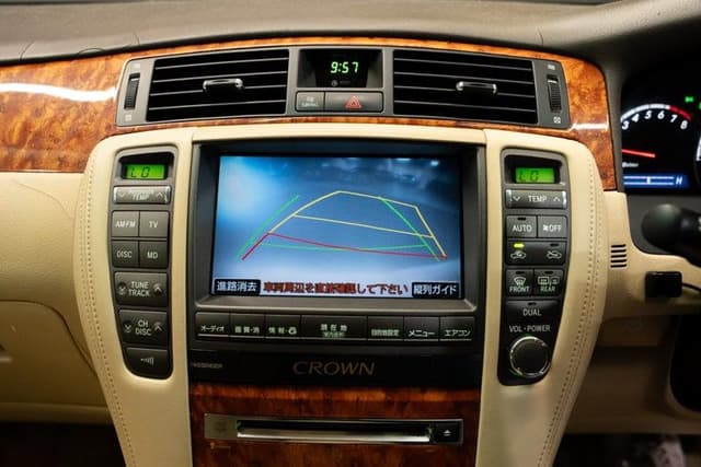 2005 Toyota Crown JDM car for sale — photo 13 of 18