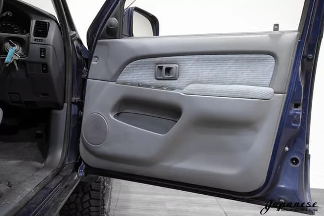1996 Toyota Hilux JDM car for sale — photo 20 of 25