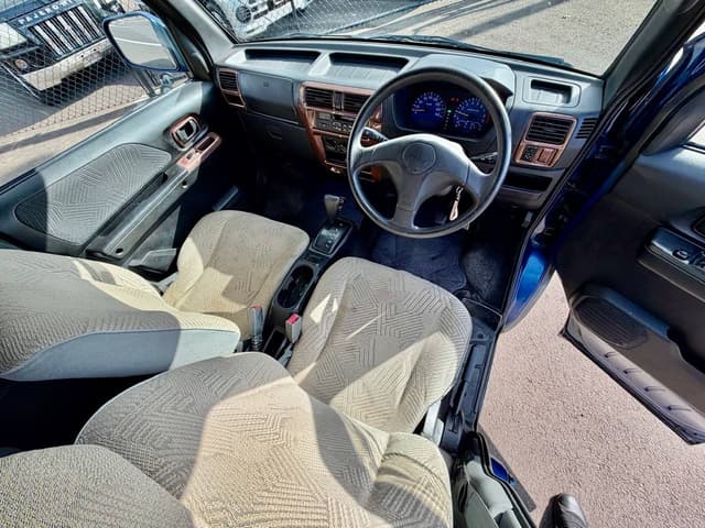 1999 Mitsubishi Town Box JDM car for sale — photo 20 of 25