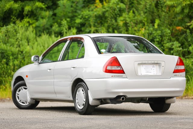 1996 Mitsubishi Mirage JDM car for sale — photo 4 of 10
