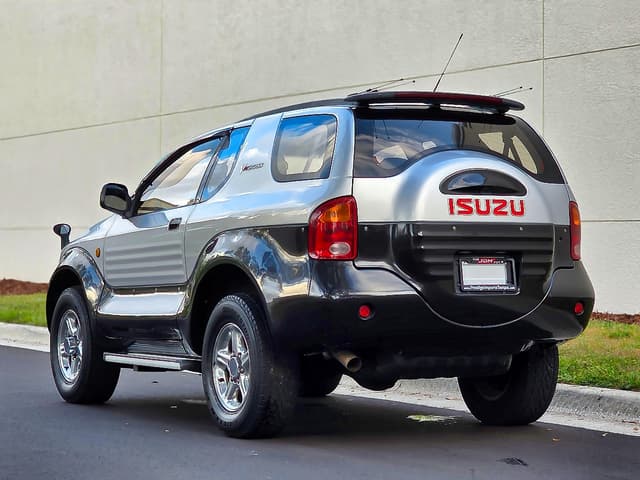 1999 Isuzu JDM car for sale — photo 14 of 25