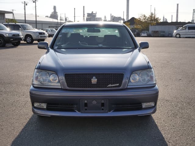 2000 Toyota Crown JDM car for sale — photo 2 of 18