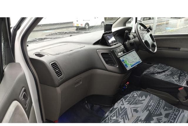 2000 Nissan Elgrand JDM car for sale — photo 12 of 25