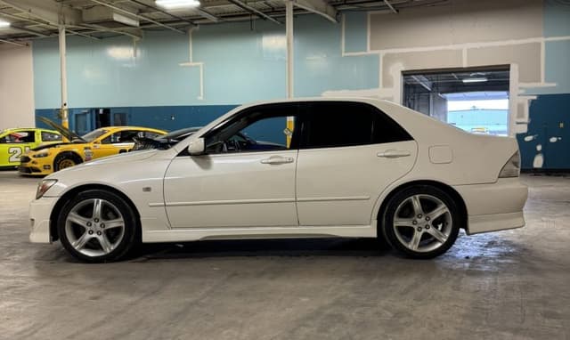 1999 Toyota Altezza JDM car for sale — photo 13 of 25