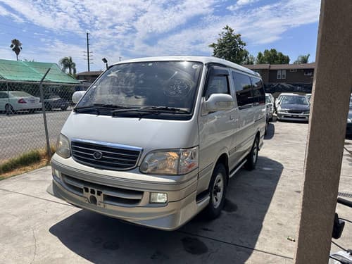 1999 Toyota HiAce JDM car for sale — photo 2 of 8