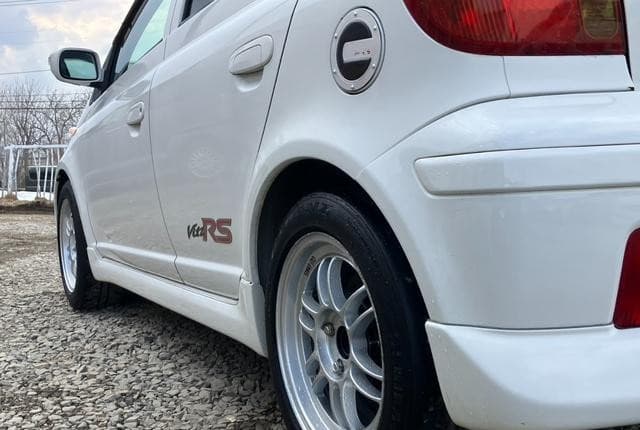 2003 Toyota Vitz JDM car for sale — photo 11 of 25
