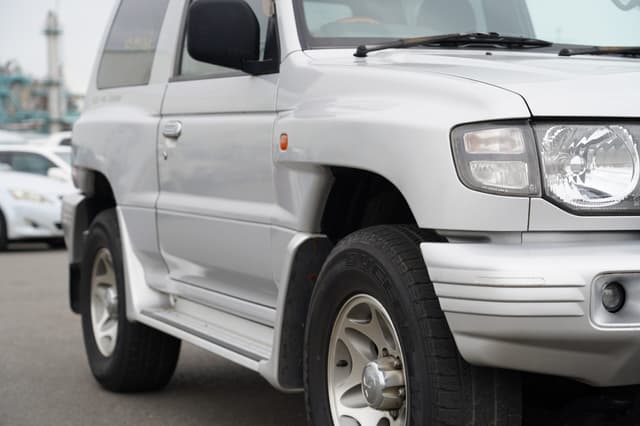 1997 Mitsubishi Pajero JDM car for sale — photo 2 of 24
