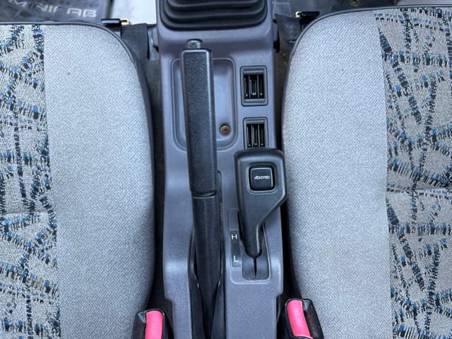 1998 Mitsubishi Minicab JDM car for sale — photo 13 of 17