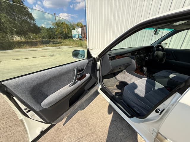 1996 Toyota Crown JDM car for sale — photo 9 of 20
