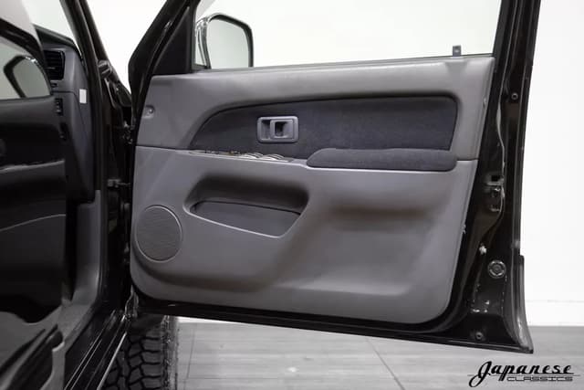 1999 Toyota Hilux Surf JDM car for sale — photo 18 of 25