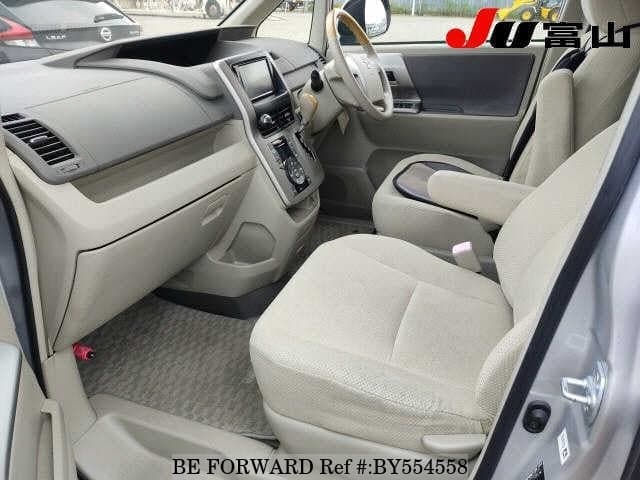 2008 Toyota Noah JDM car for sale — photo 3 of 5