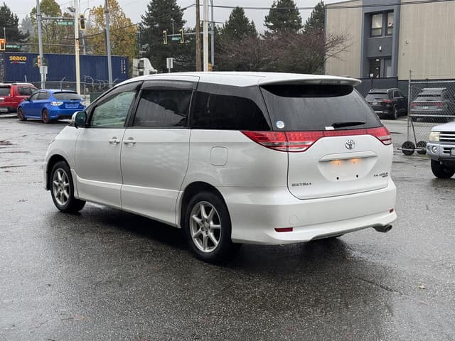 2006 Toyota Estima JDM car for sale — photo 5 of 18