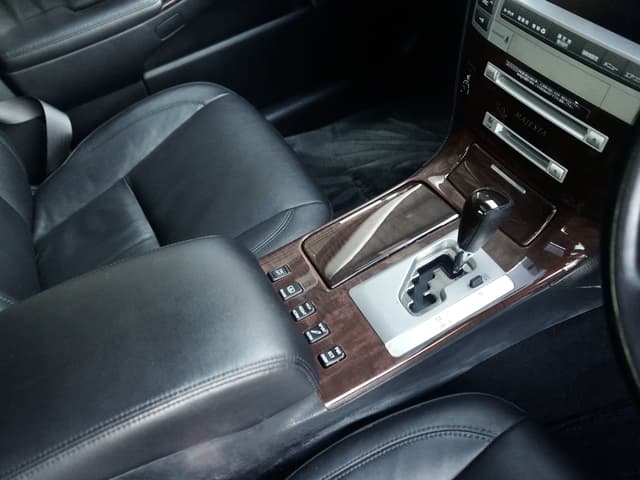 2007 Toyota Majesta JDM car for sale — photo 15 of 20
