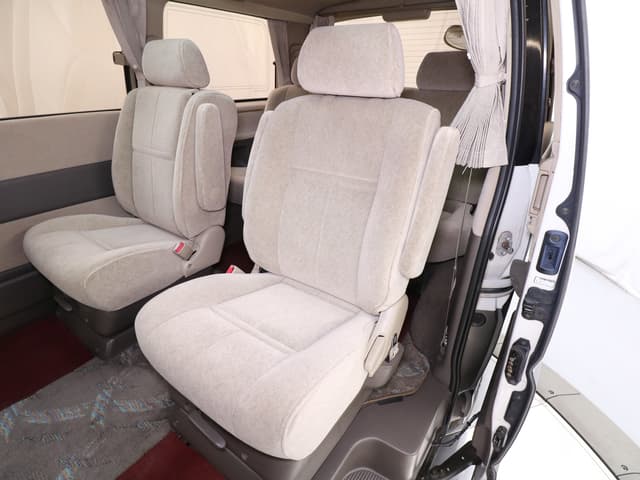 1999 Toyota Grand Hiace JDM car for sale — photo 19 of 25