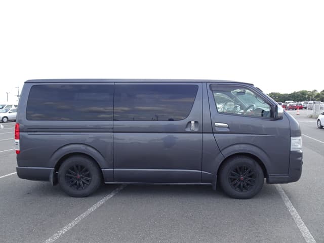 2007 Toyota HiAce JDM car for sale — photo 6 of 25