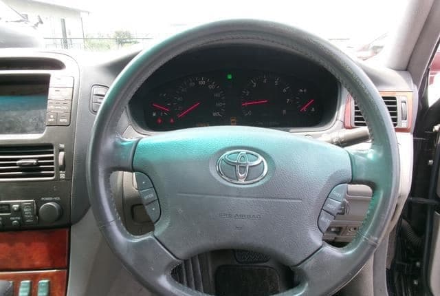 2001 Toyota Celsior JDM car for sale — photo 8 of 17