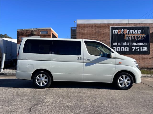 2003 Nissan Elgrand JDM car for sale — photo 5 of 16