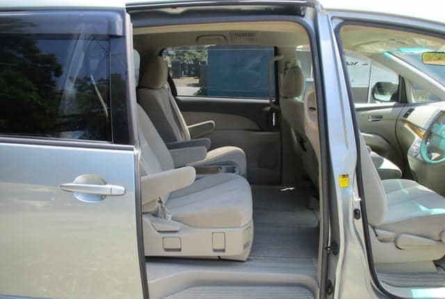 2007 Toyota Estima JDM car for sale — photo 13 of 25
